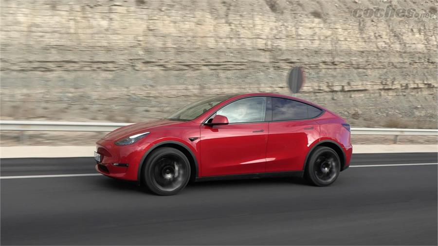 El Tesla gasta notablemente menos energía que el Mustang y tiene un tacto mucho más deportivo.