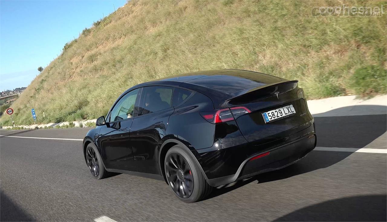 El Model Y es un coche pensado para largos trayectos gracias a un consumo lógico para su peso.