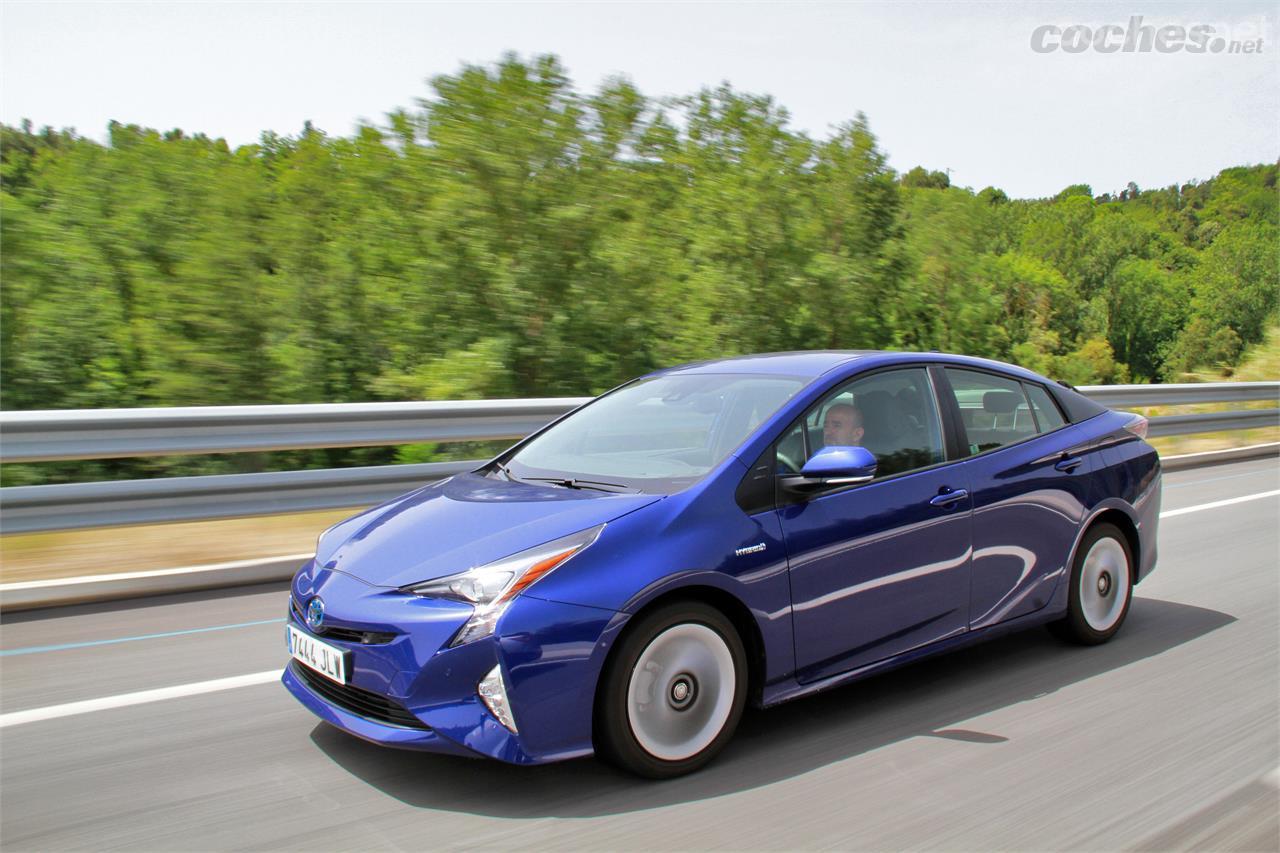 Silencio de funcionamiento y una mejor adecuación del cambio a la respuesta del motor caracterizan a este nuevo Prius.