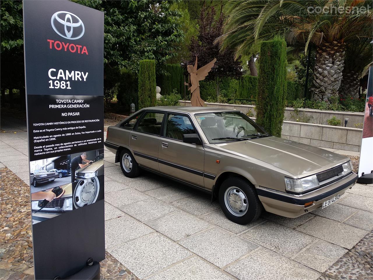 Toyota Camry de primera generación. Es el más antiguo de España, matriculado en 1986 en Suiza e importado a León en 1996.