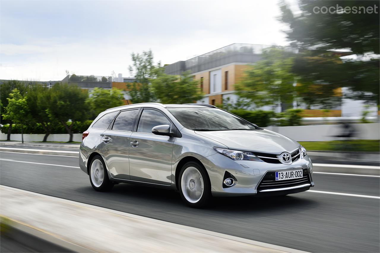 El nuevo Toyota Auris Touring Sports se alarga 285mm frente al Auris cinco puertas, para poder darle más espacio a la carga