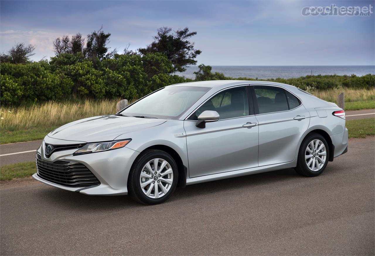 El Camry Hybrid sustituirá al Avensis