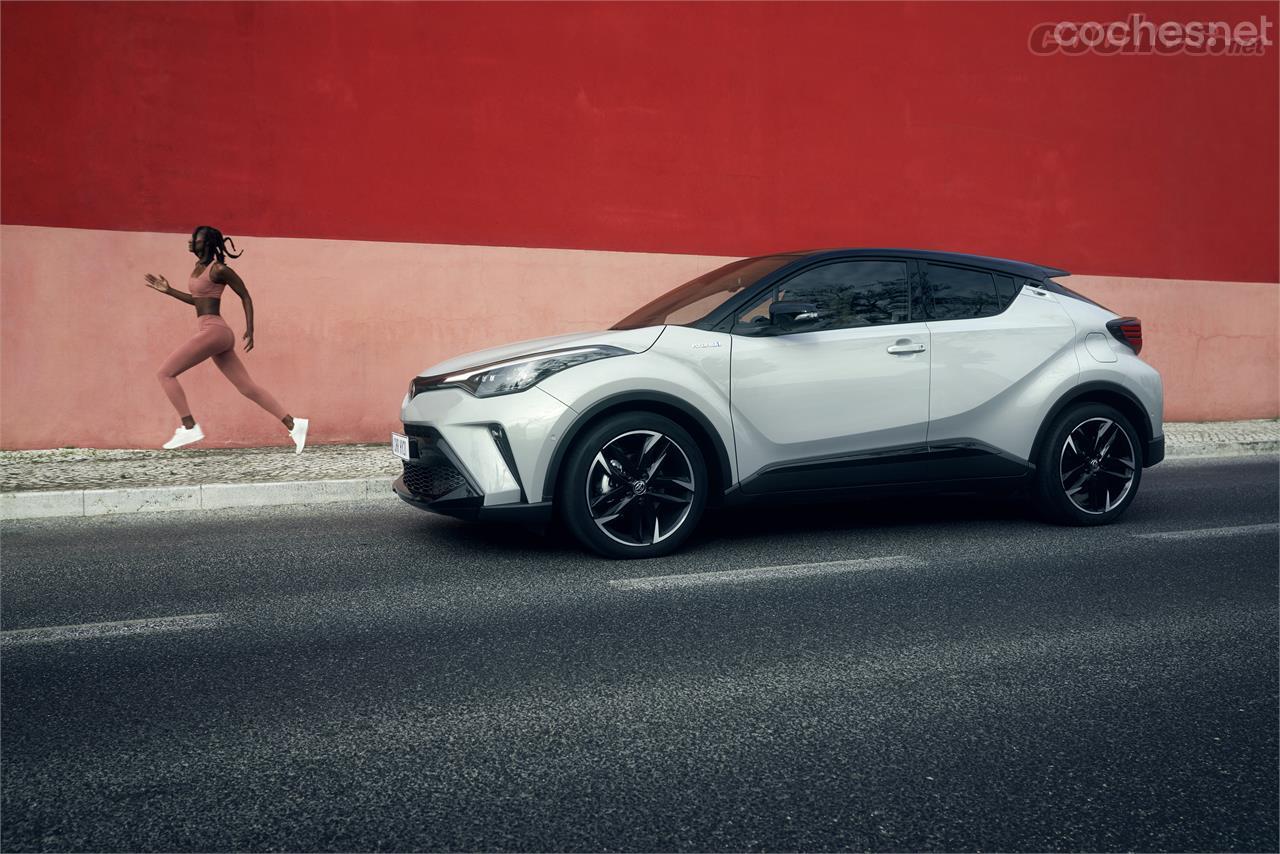 El Toyota C-HR viene ahora de serie con avisador acústico para peatones. 