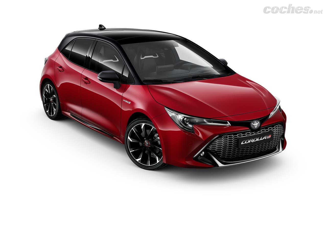 La versión GR-Sport del Corolla ofrece algunos detalles más deportivos como la nueva parrilla, taloneras laterales y un difusor trasero. Las llantas son de 18 pulgadas.