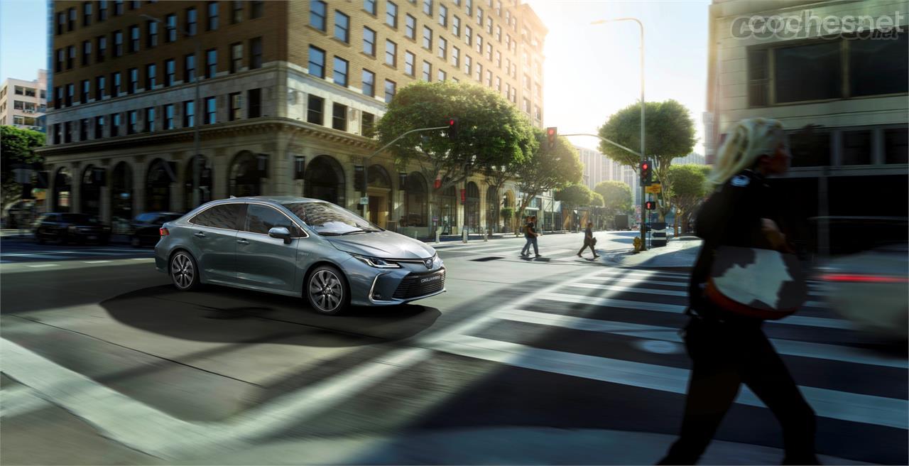 Toyota actualiza la gama Corolla Sedán Electric Hybrid con un nuevo nivel de equipamiento Style y más equipamiento de serie.