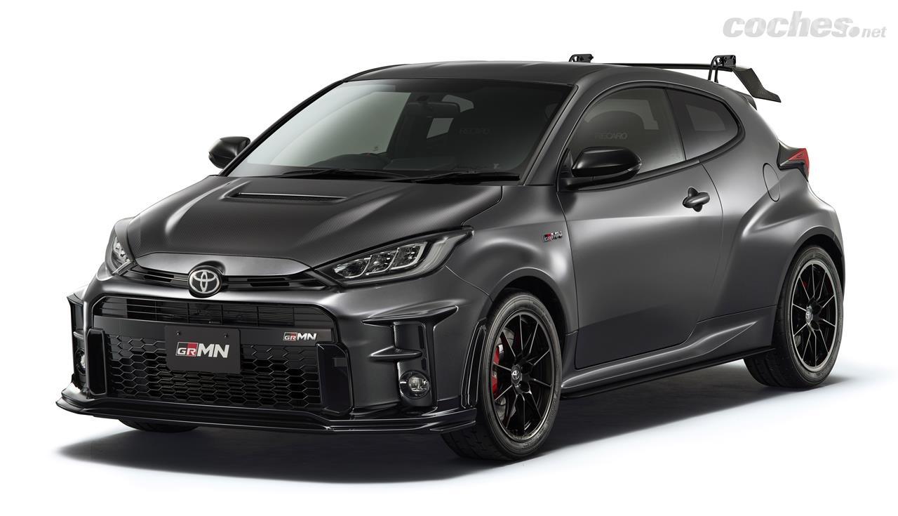 El Toyota GRMN Yaris Circuit Package es 20 kilos más ligero, 10 mm más bajo y 10 mm más ancho. Se distingue por el kit de carrocería con nuevo lip delantero, taloneras y alerón trasero.