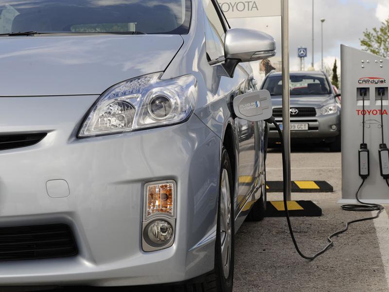 Toyota Prius PHV: El híbrido de los híbridos