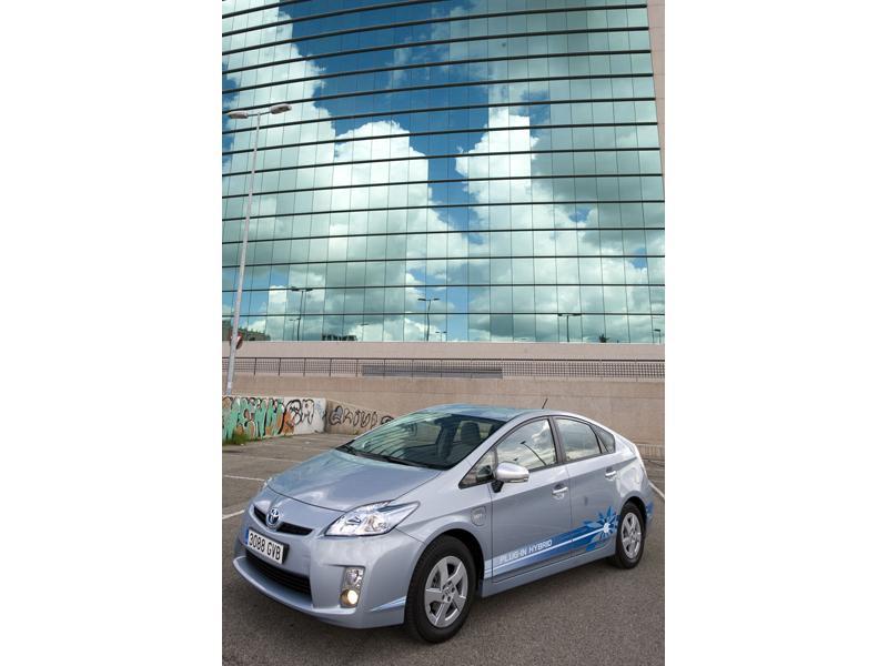 Toyota Prius PHV