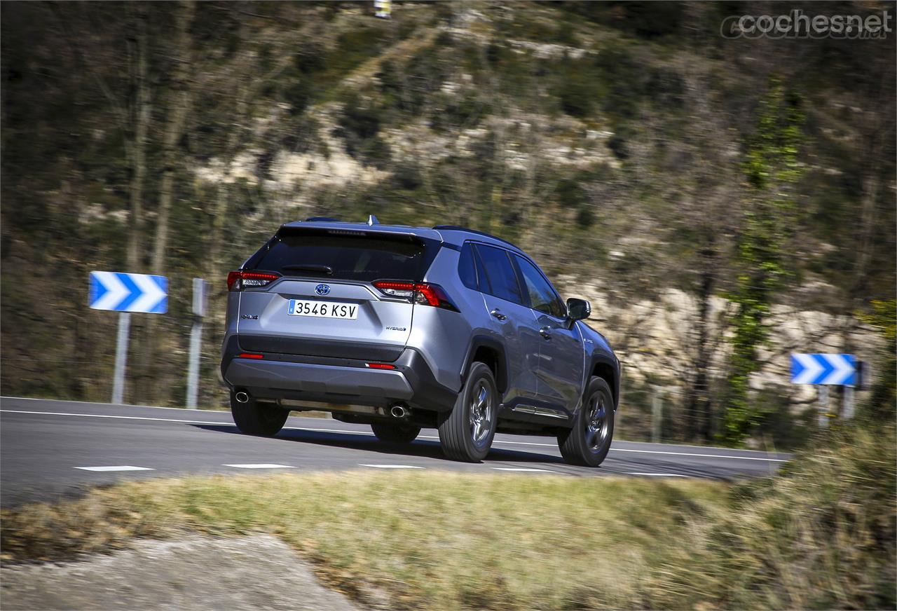 El Toyota RAV4 Hybrid invita a practicar una conducción tranquila. Es el que menos gasta de los tres.