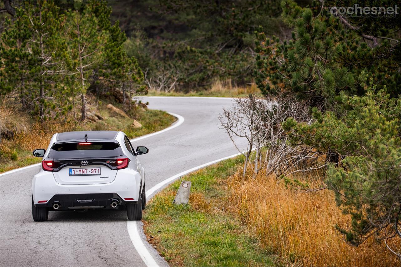 Viene de serie el sistema de tracción total GR-Four, que el Yaris estrena para la marca.