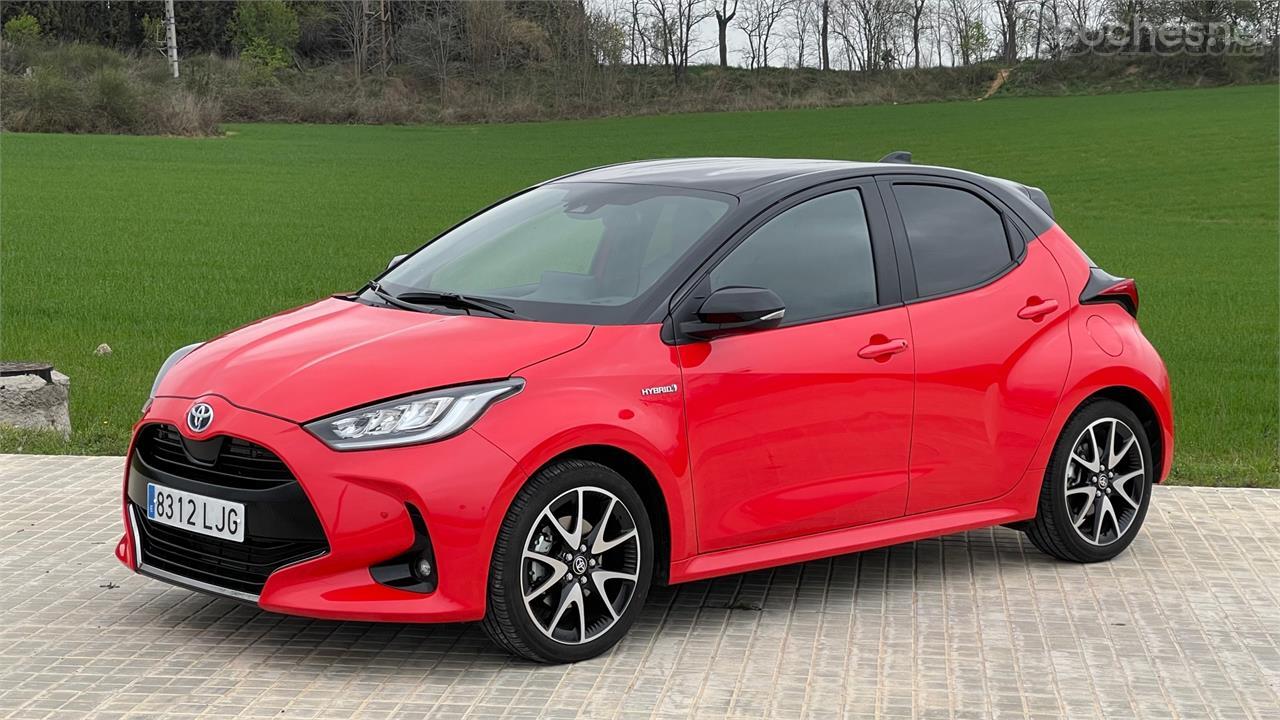 El Toyota Yaris ha cambiado, tanto en su formato (más bajo, más ancho, menos monovolumen) como en su sistema híbrido (motor de 3 cilindros, baterías de litio).