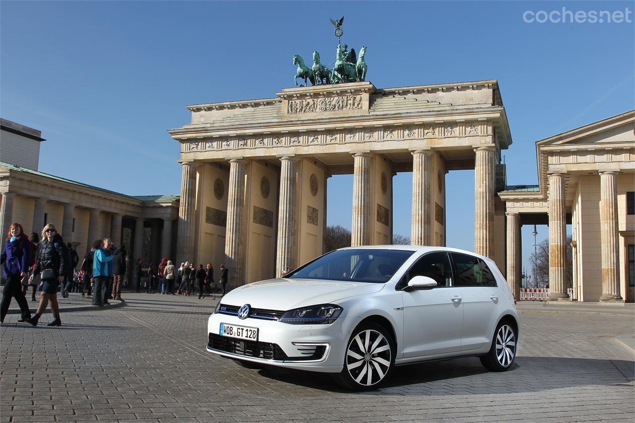 En julio se producirá el lanzamiento del eléctrico e-Golf, mientras que la versión híbrida enchufable, denominada GTE, llegará en otoño