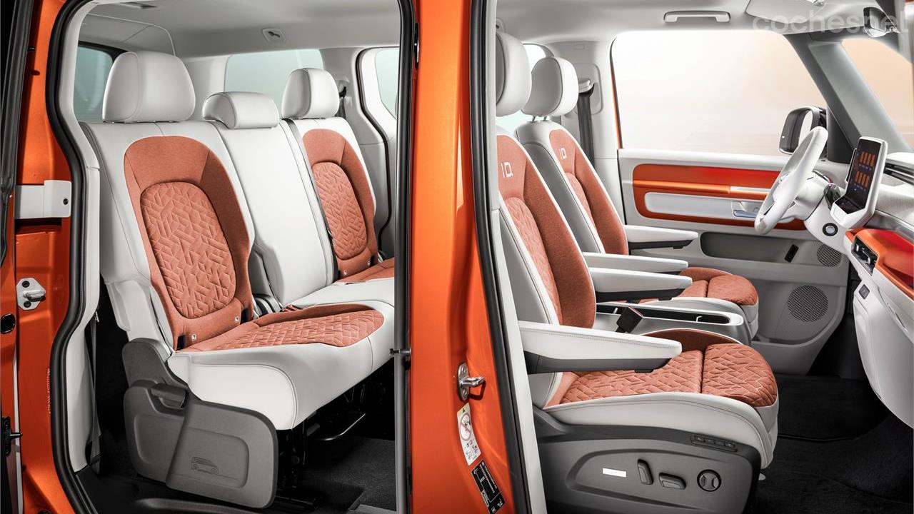 VOLKSWAGEN Amarok - The second row of seats has a bench divided into two independent sections.  Too bad that, at the moment, the van does not accommodate more than five people in total.