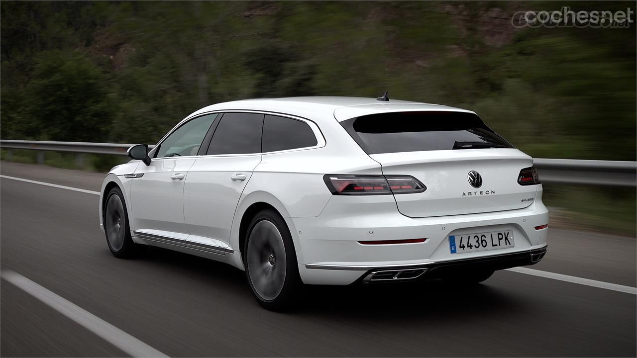 El depósito del Volkswagen Arteon Shooting Brake eHybrid es de 50 litros, en lugar de los 66 litros de las versiones térmicas.