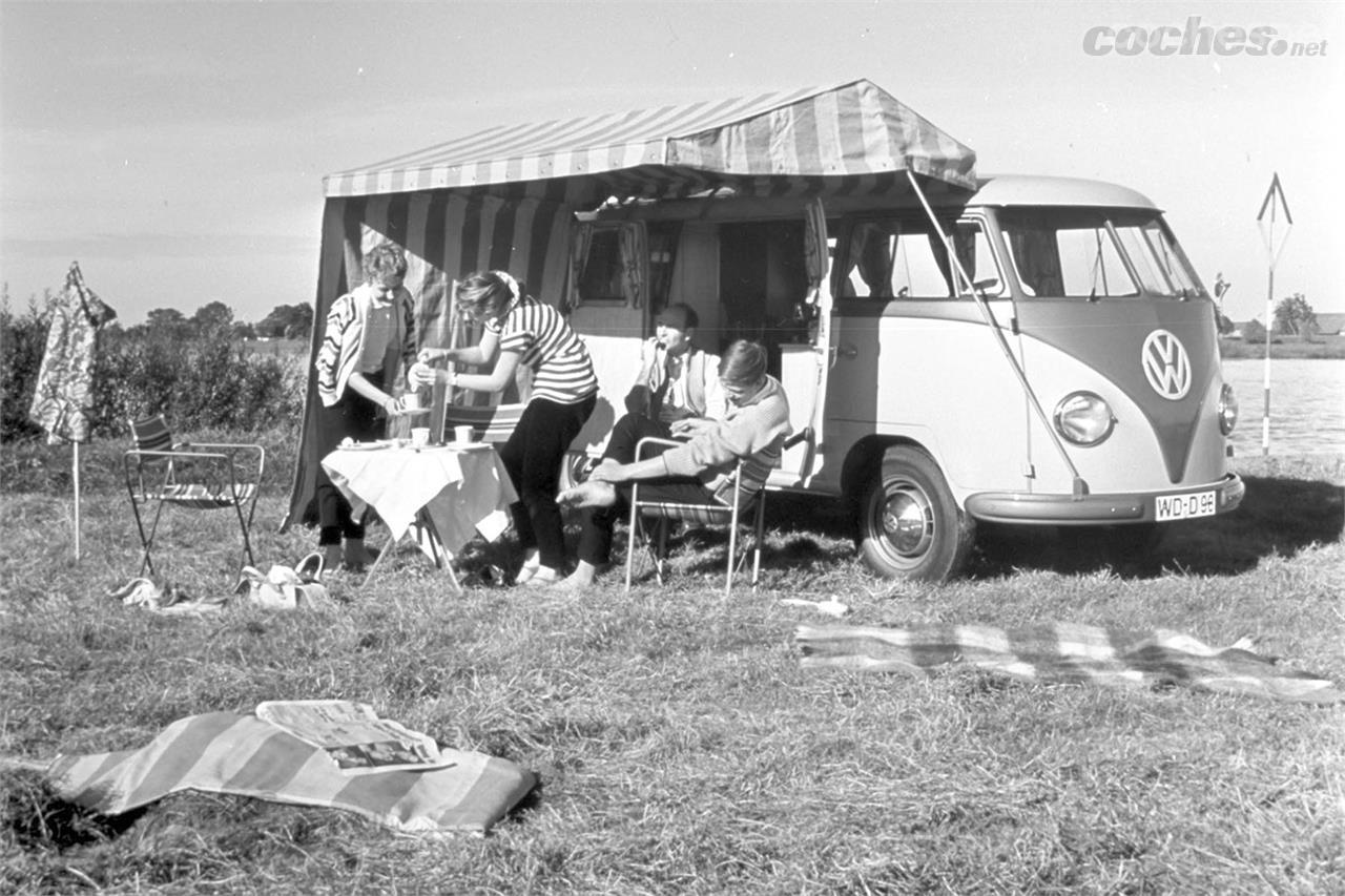 Las primeras modificaciones tipo auto-caravana sobre la Volkswagen T1 de primera generación llegaron de la mano de Westfalia en 1951.