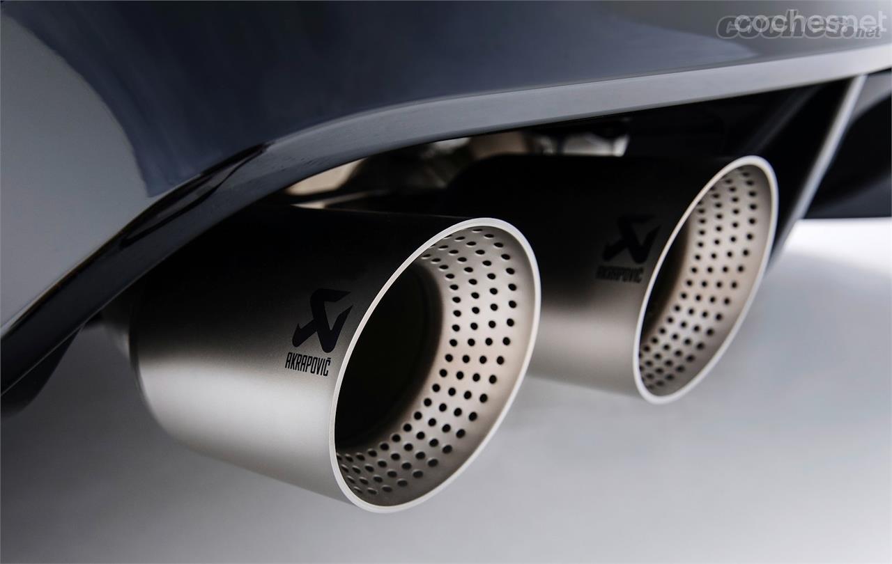 Los escapes Akrapovic podrán montarse para mejorar la respiración del motor y el sonido del R.