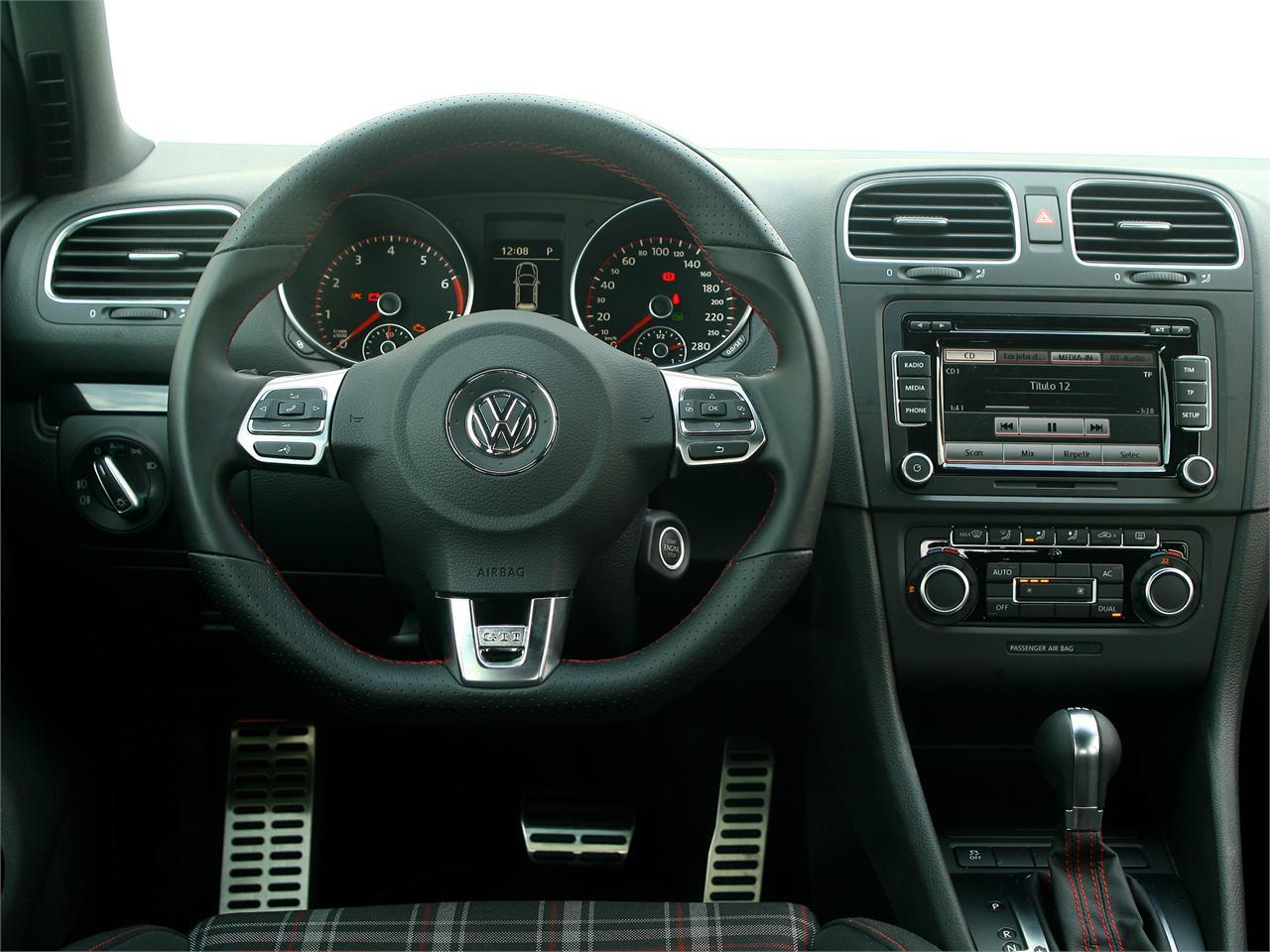 Volkswagen Golf GTI DSG