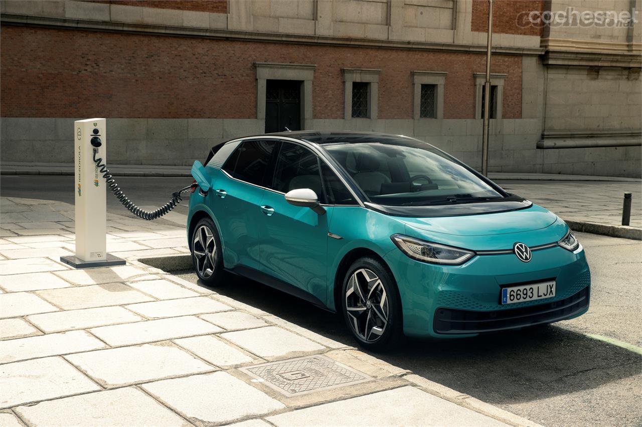 Las ediciones de lanzamiento 1st Plus y 1st Max, siempre con batería de 58 kWh y motor de 150 kW, vienen especialmente equipadas; y en consecuiencia, sus precios no son precisamente bajos.