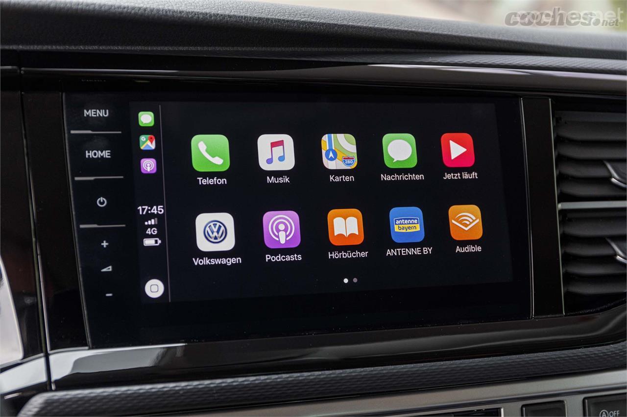 De la mano de Apple CarPlay puedes seguir usando funcionalidades de tu iPhone mediante la pantalla principal. 