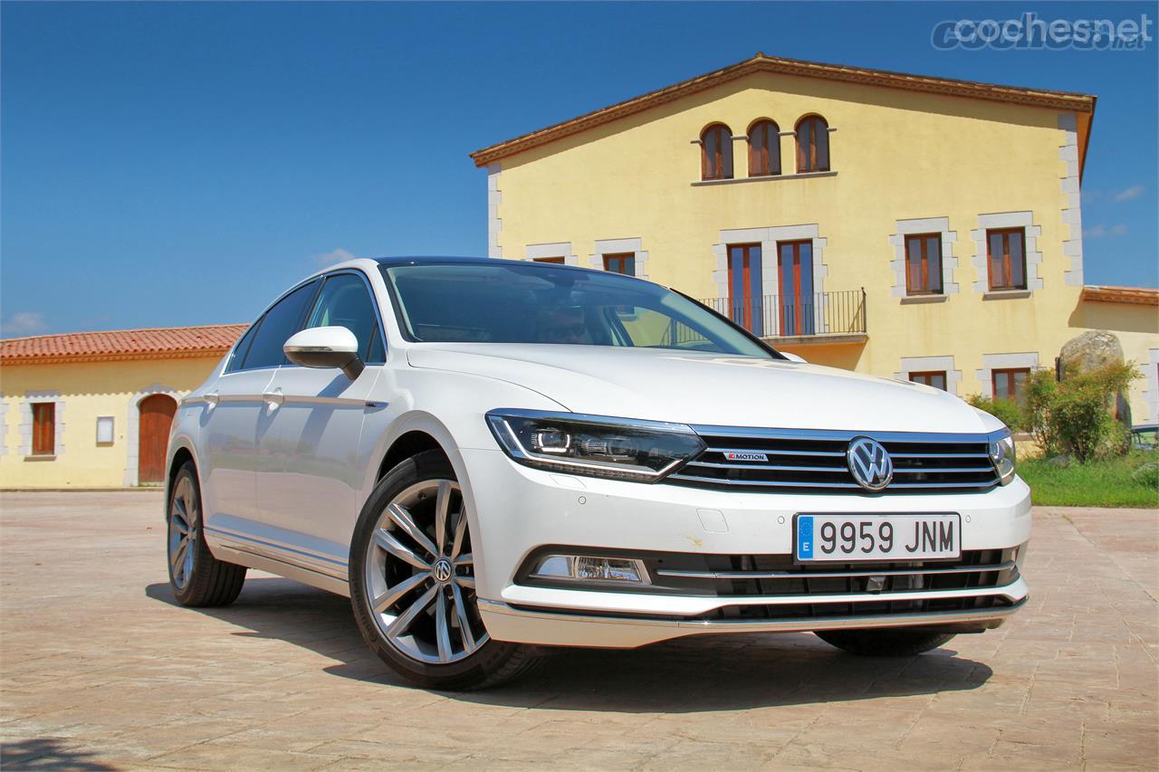 El nuevo frontal le otorga un aire más deportivo, parecido al del Volkswagen CC.