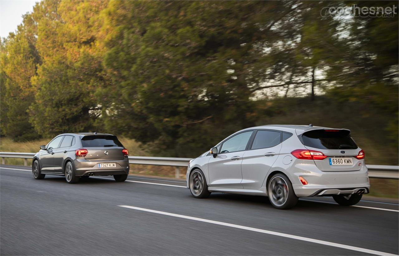 A lo largo de la prueba fue difícil bajar de 7 l/100 km de media con el Ford, mientras que el Volkswagen siempre se movió por debajo de los 6 l/100 km.