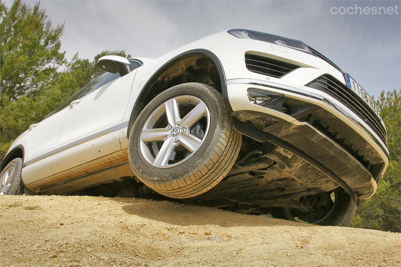 Las llantas de aleación Girona Volkswagen Exclusive de 19" están calzadas con neumáticos 265/50 R19.