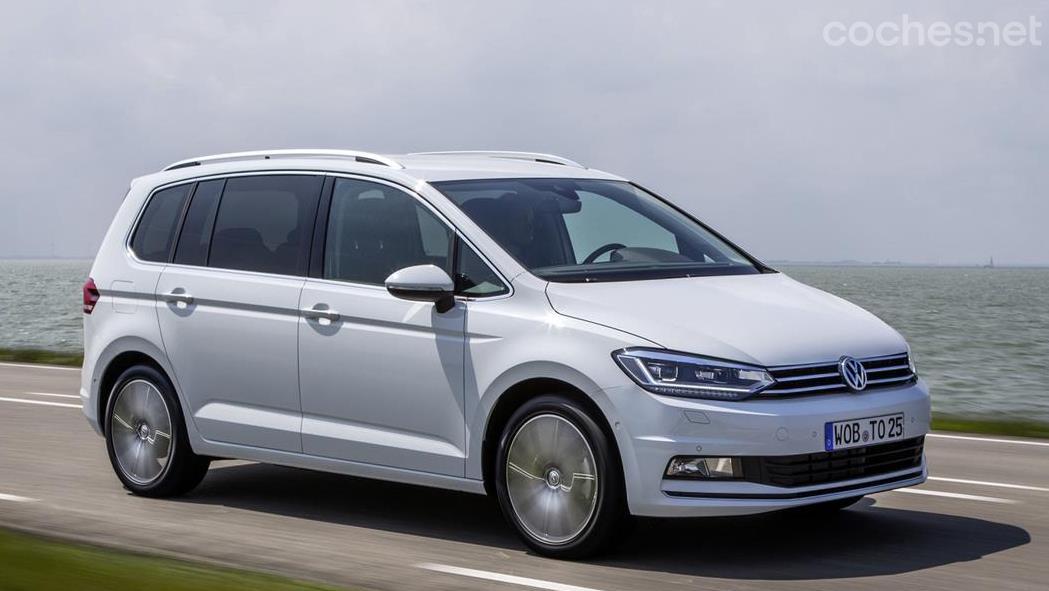 VOLKSWAGEN Touran - The Volkswagen Touran has a timeless design, very Volkswagen, which conveys strength and family character. 