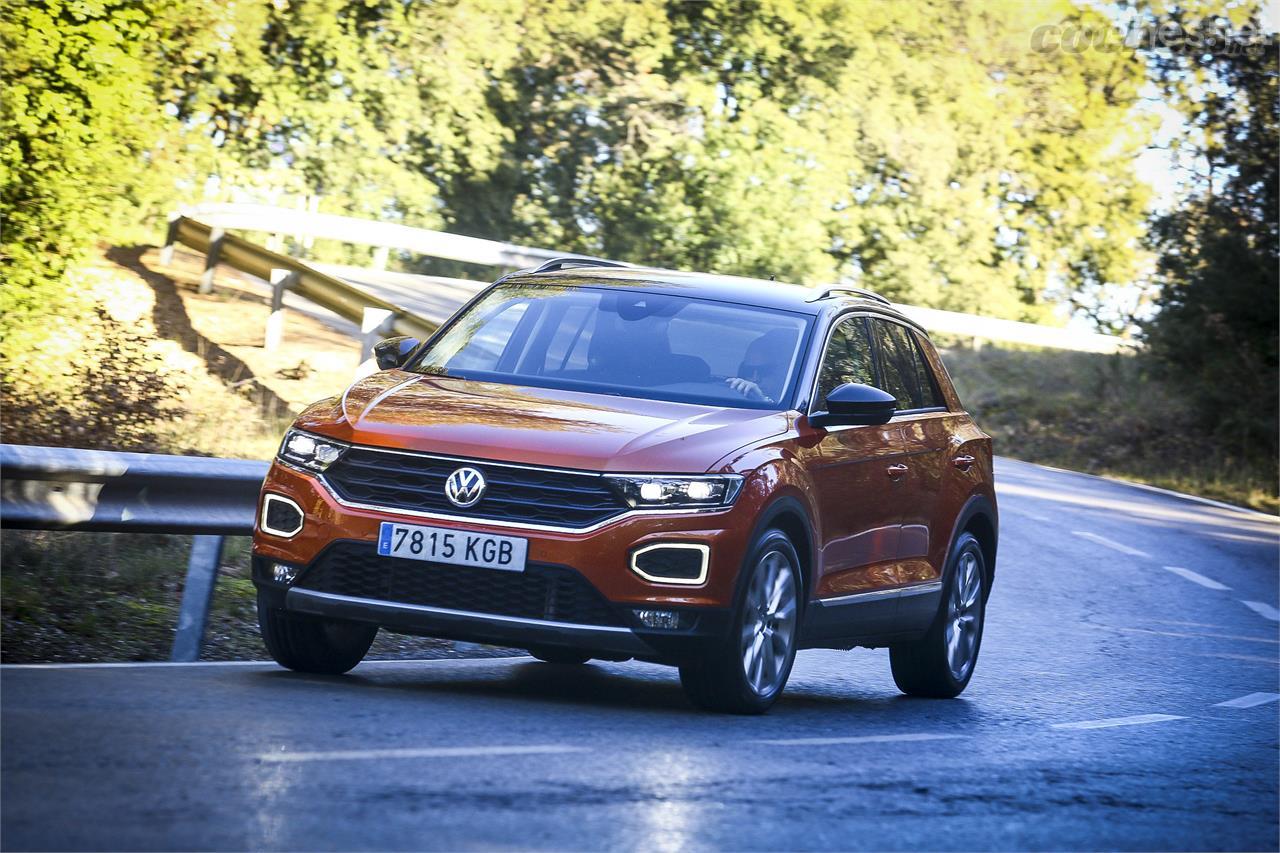 El comportamiento en carretera es preciso y confortable, nada raro en un Volkswagen basado en la plataforma MQB. 