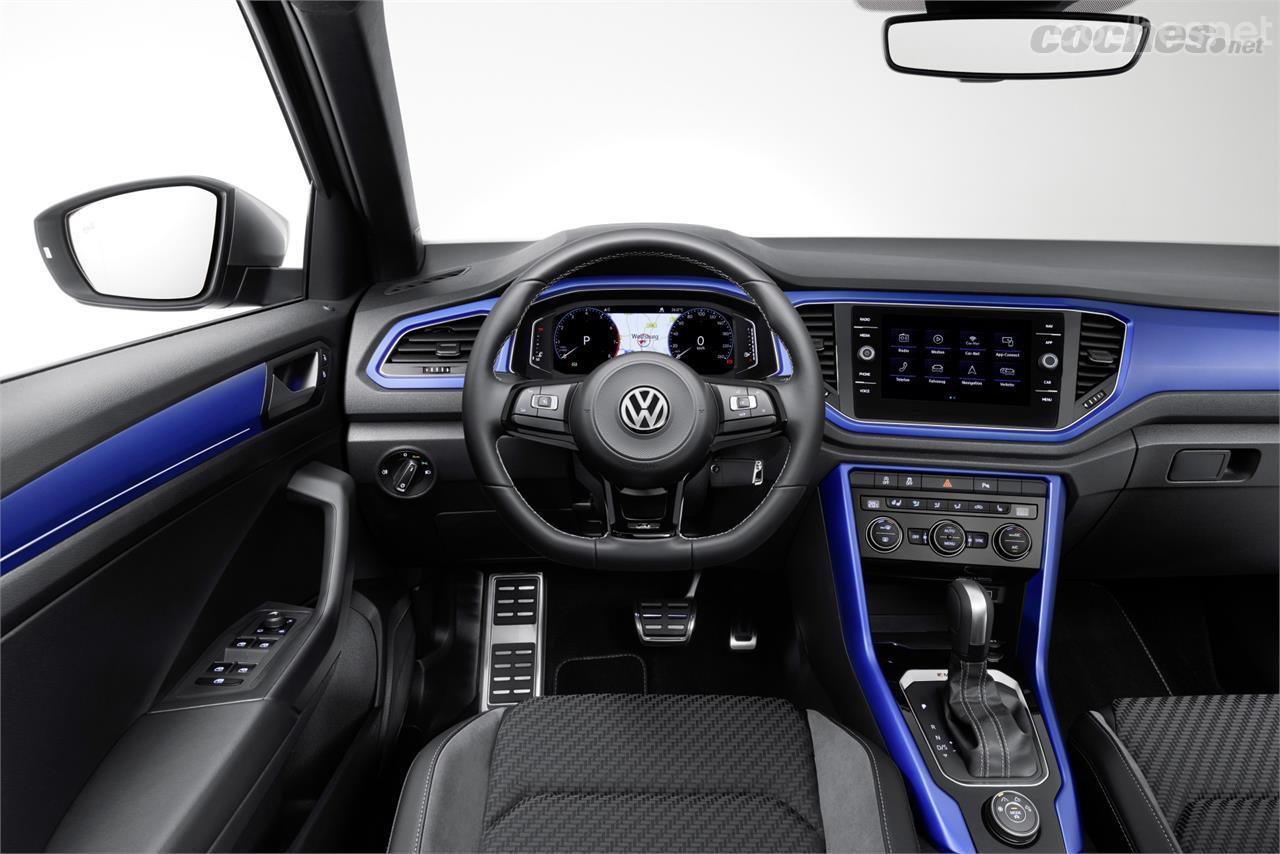 El Volkswagen T-Roc en sus versión R ofrece un aspecto muy deportivo en su interior. 