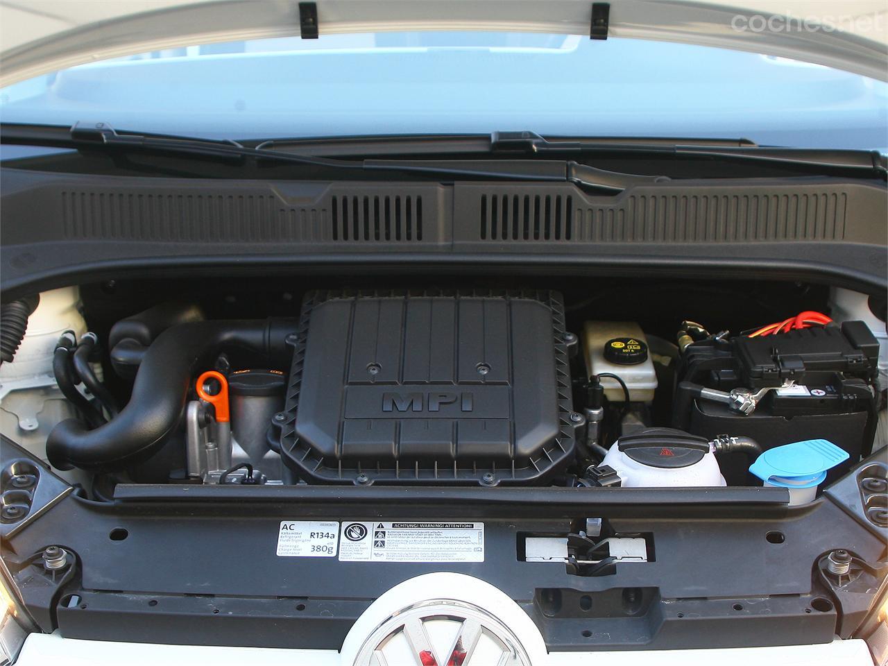 El motor de 75 CV se queda algo corto en las carreteras con cuestas.