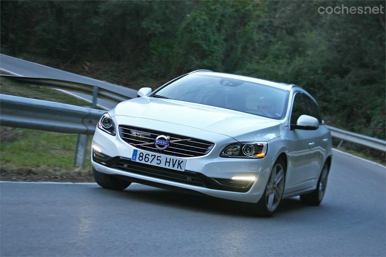 Potente y eficiente, dos adjetivos que definen las características del Volvo V60 Plug-in Hybrid, uno de los pocos híbridos con motor diésel. 