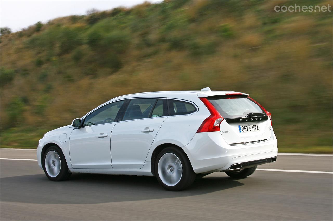 En carretera, este V60 híbrido da prioridad al confort. No tiene un carácter deportivo, a pesar de su gran potencia. 