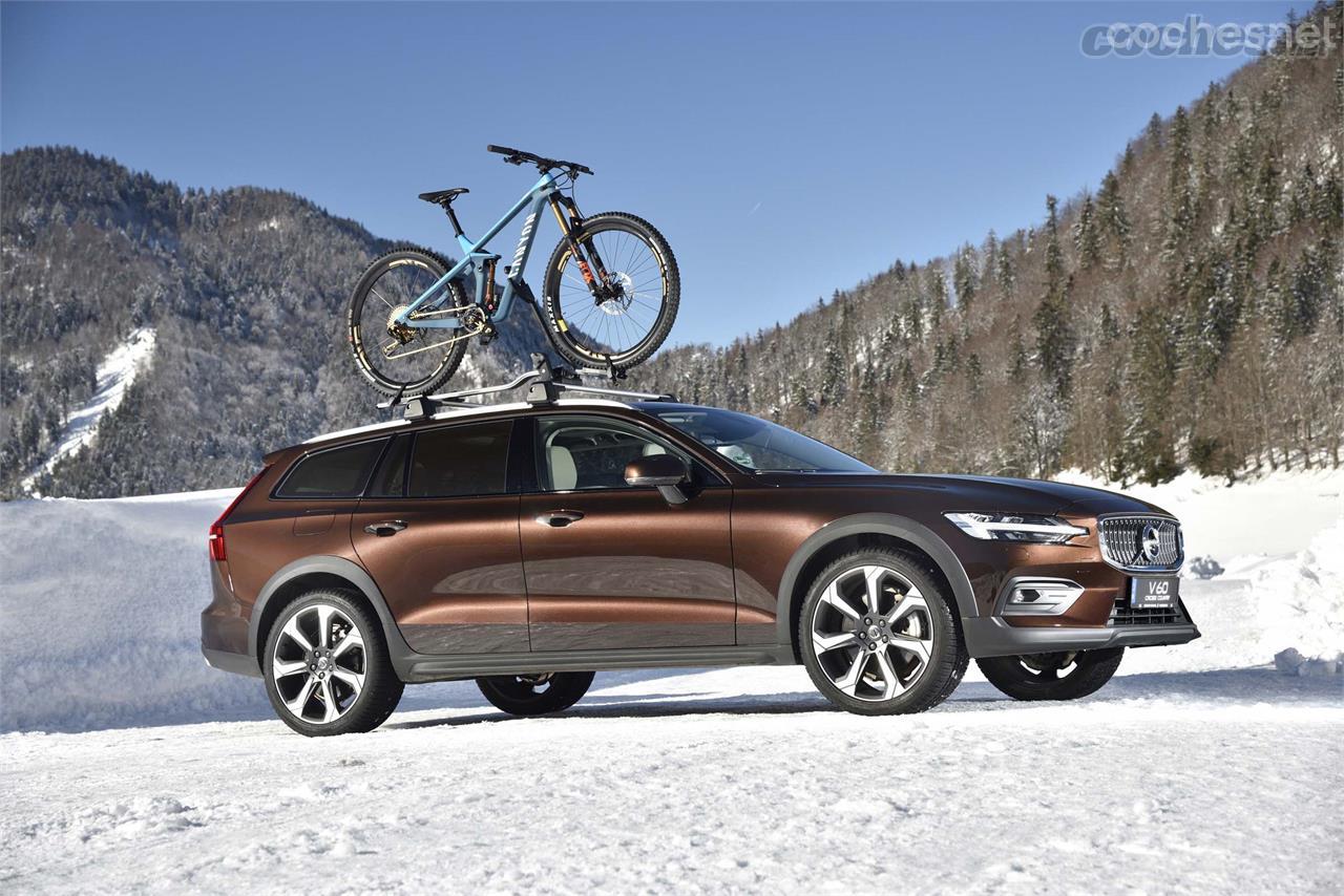 El Volvo V60 Cross Country ya está a la venta en España desde 52.317 euros hasta 57.432 euros.