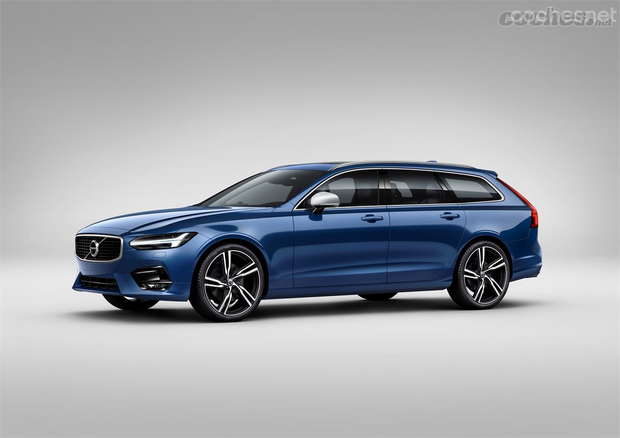 El Volvo V90 R-Design se distingue, como su hermano berlina, por las llantas en negro diamantadas de cinco brazos y diferentes detalles decorativos exteriores.