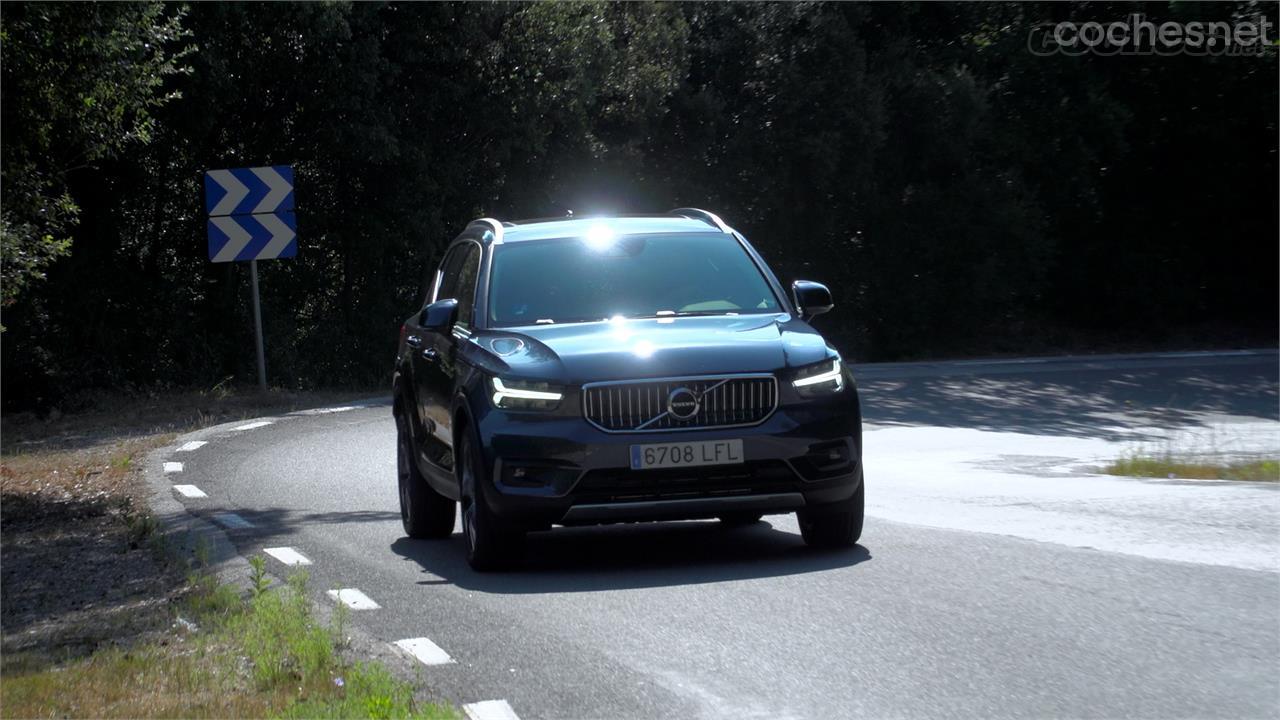 En carretera se nota en exceso el tarado blando de la suspensión que el modo Sport consigue a duras penas disimular ya que no afecta al tarado.