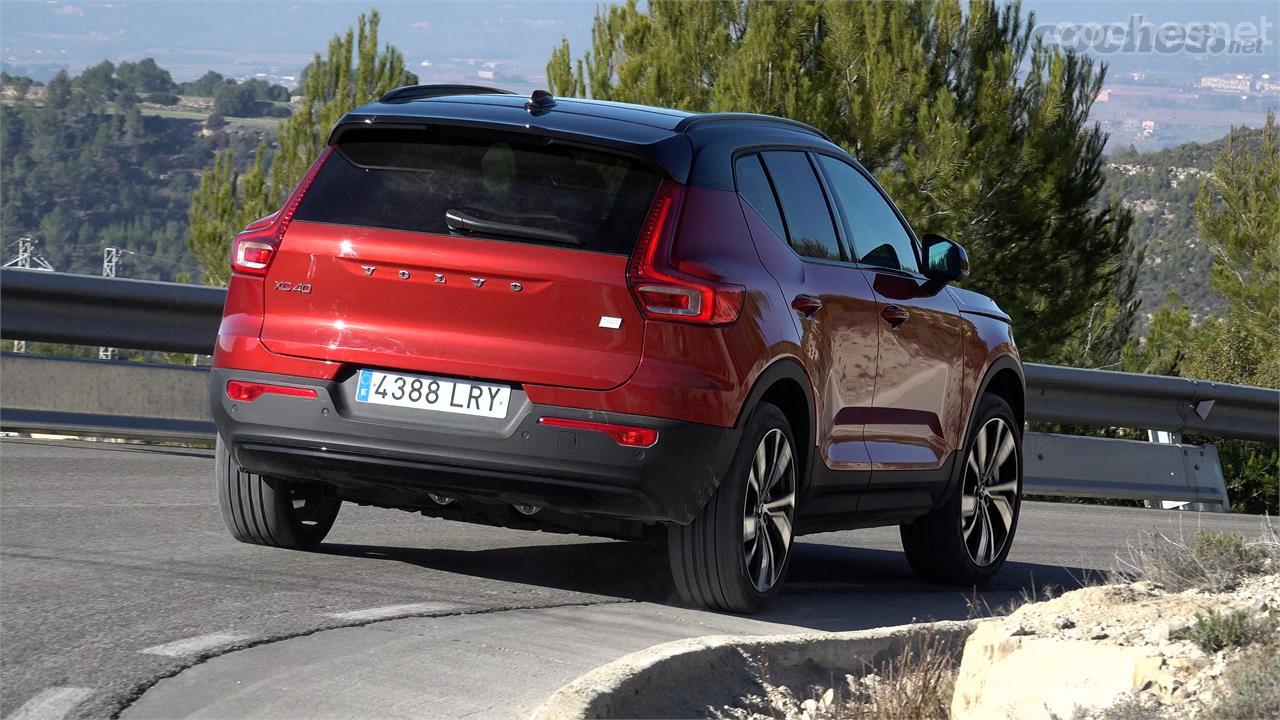 Su elevado peso, por encima de las dos toneladas, perjudica la buena dinámica general de este SUV eléctrico. 