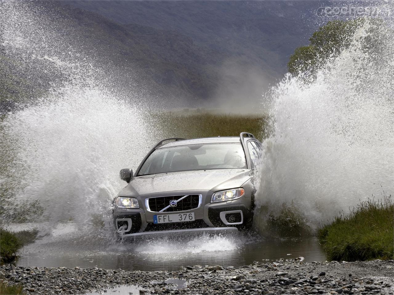 En 2007 probé la tercera generación del Volvo XC70 en su presentación internacional. Me sorprendió por su efectividad tanto en un circuito de offroad como en carretera.