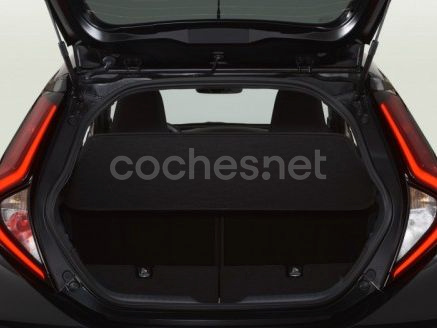 TOYOTA Aygo X Cross 1.0 VVTI Play