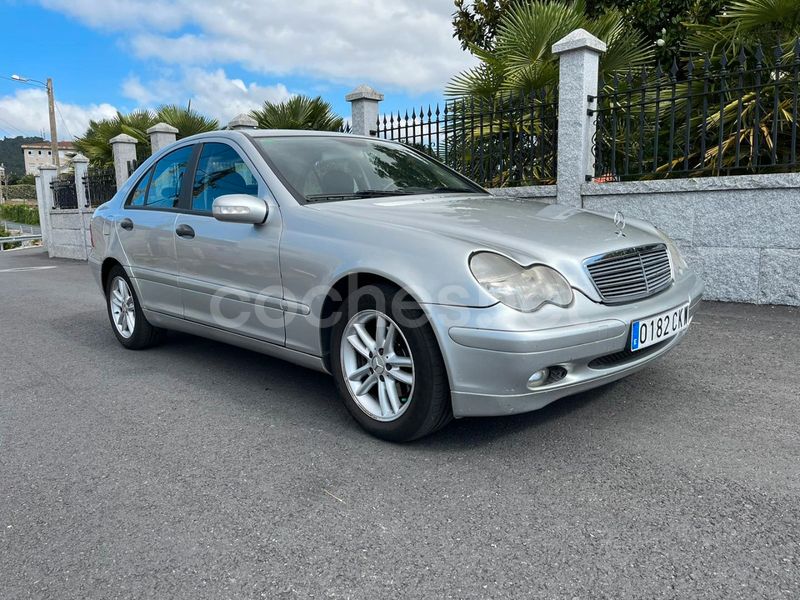 MERCEDES-BENZ Clase C C 220 CDI CLASSIC 4p.