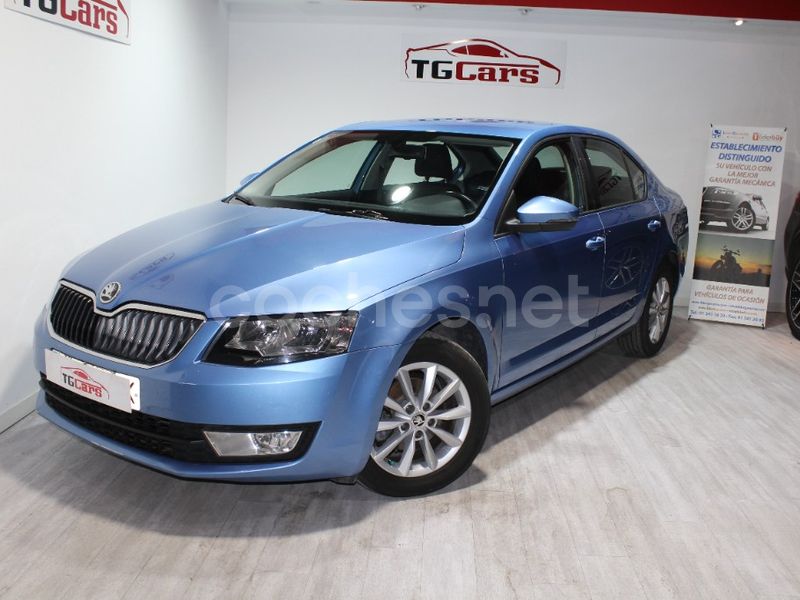 SKODA Octavia 1.6 TDI CR 105cv DSG Elegance 5p.