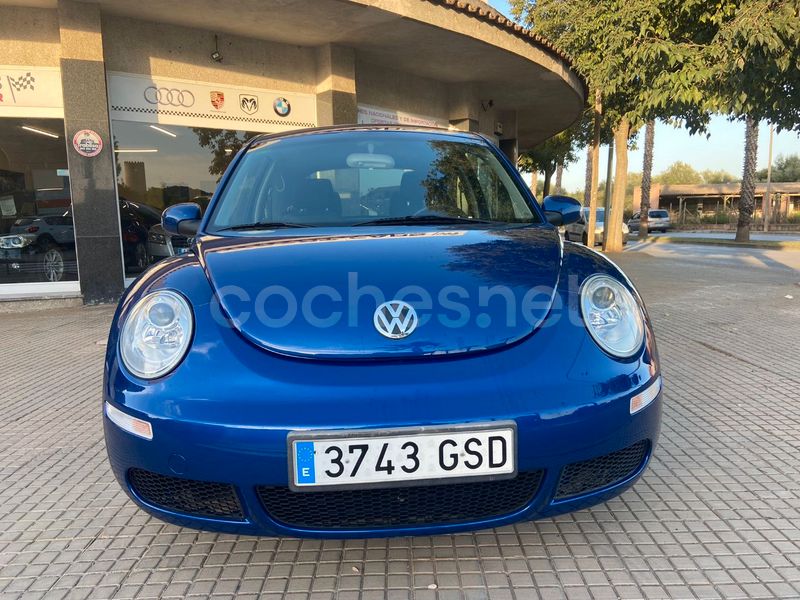 VOLKSWAGEN New Beetle 1.6