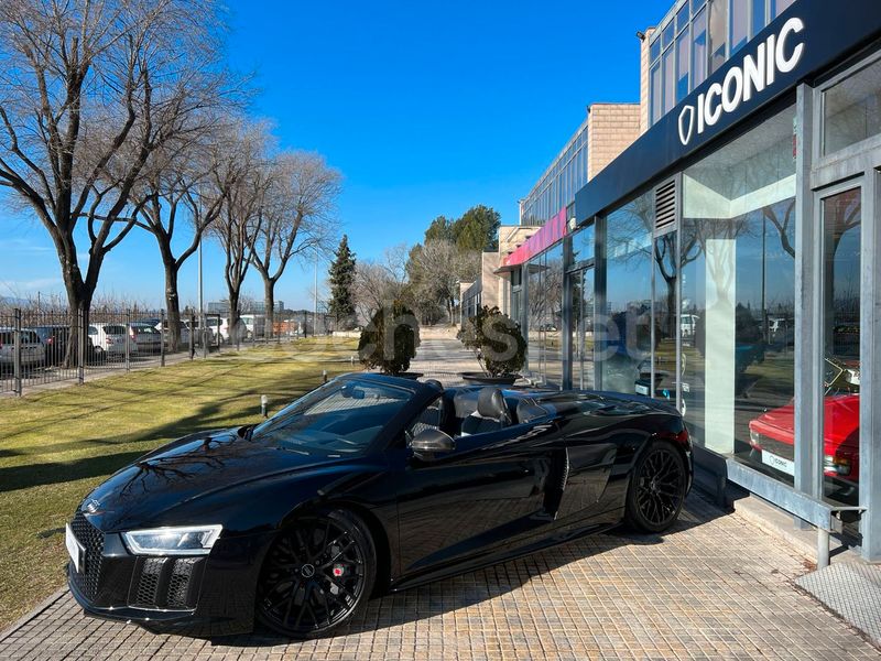 AUDI R8 Spyder 5.2 FSI 449kW plus quattro S tron 2p.