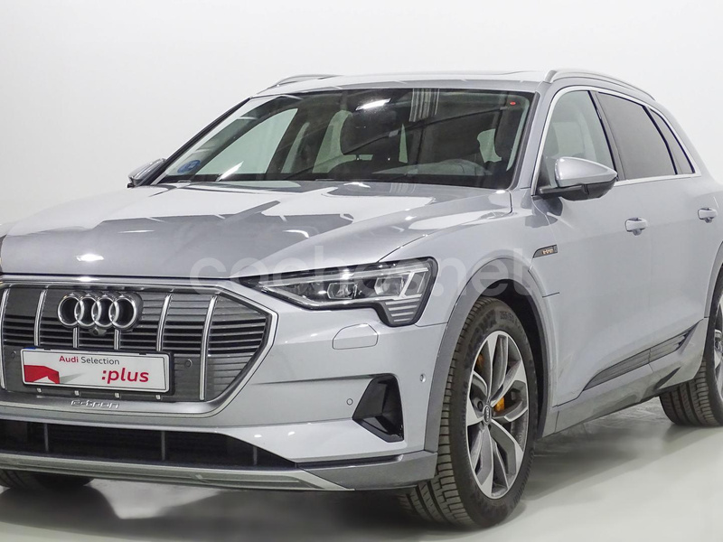 AUDI e-tron Advanced 55 quattro