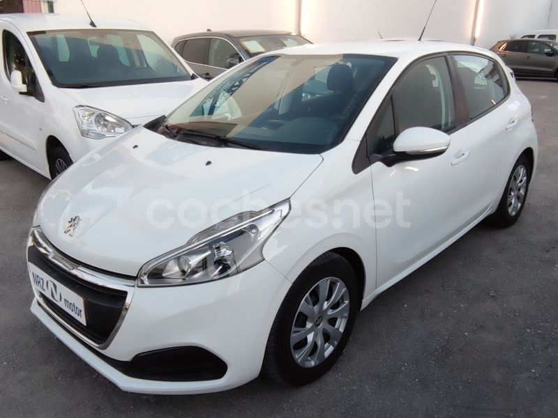 PEUGEOT 208 BlueHDi Active