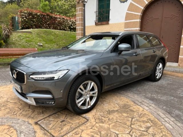 VOLVO V90 Cross Country 2.0 D4 AWD Auto