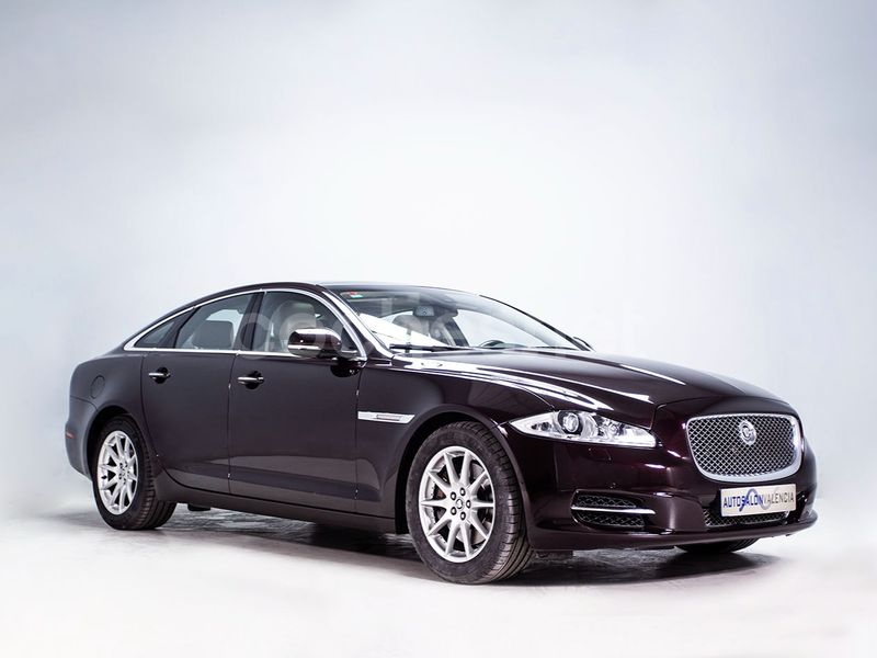 JAGUAR XJ 5.0L LWB Portfolio 4p.