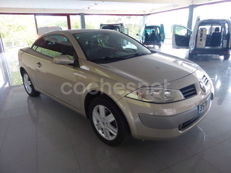 RENAULT Mégane COUPECABR. CONFORT DYNAMIQUE 1.6 16v