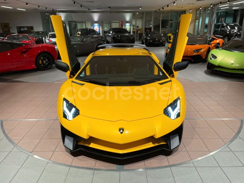 LAMBORGHINI AVENTADOR SV