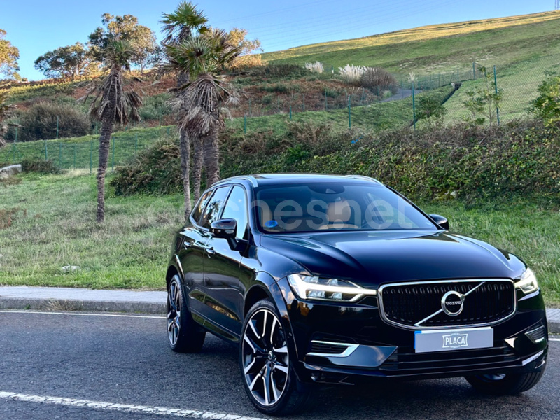 VOLVO XC60 2.0 T8 AWD Momentum Auto 5p.