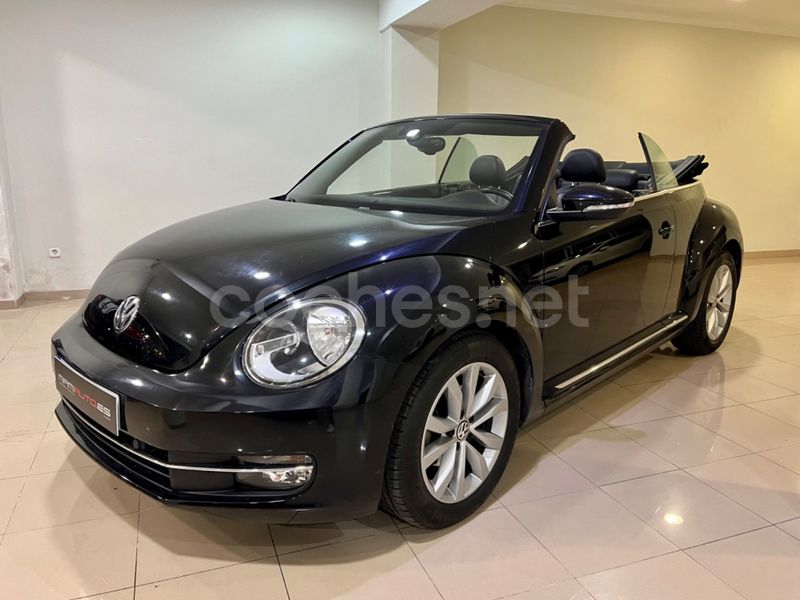 VOLKSWAGEN Beetle Cabrio 2.0 TDI 140cv DSG Design 2p.